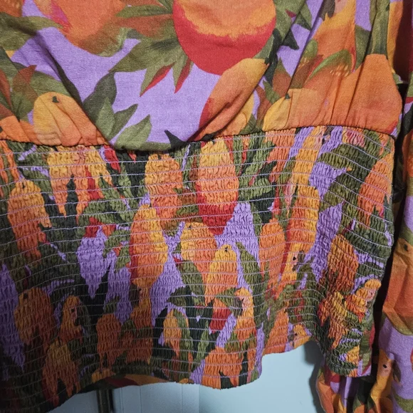 Farm Rio Lilac Mango Macaws Blouse. - Picture 9 of 11
